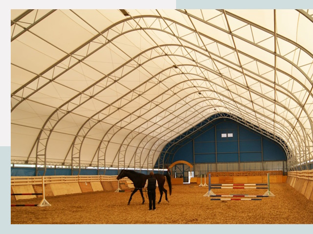 Строительство конных манежей в Мурманске